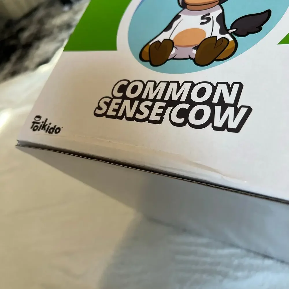 VeeFriends Common Sense Cow Figure Macy’s Exclusive Gary Vee Collectible Toy